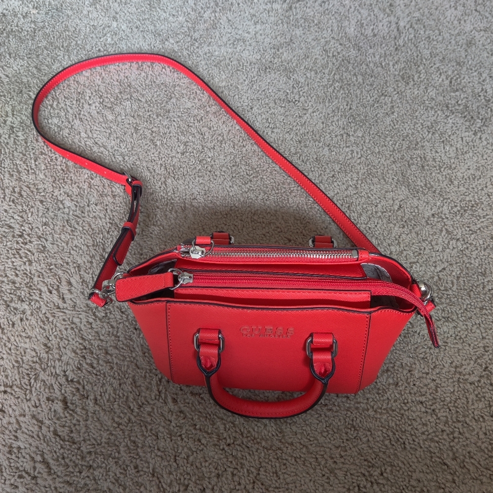 NEW Guess Purse 👛👜 - Picture 5 of 8